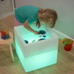 Cubo di luce sensoriale con vasca