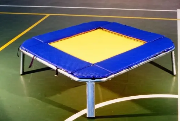 Trampolino elastico fisso completo di imbottitura